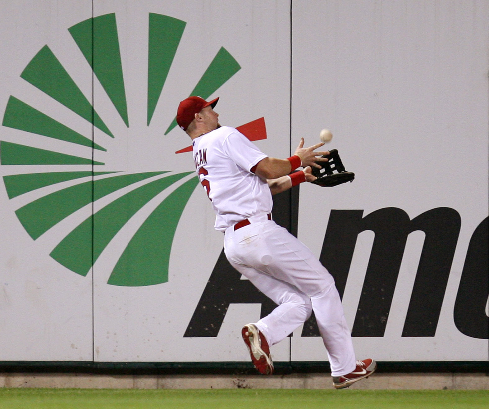 Cardinals left fielder Chris Duncan